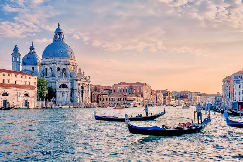 Guided tour of Doge's Palace and Saint Mark's with gondola ride